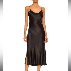 ENZA COSTA NAVY MIDI SLIP 💘